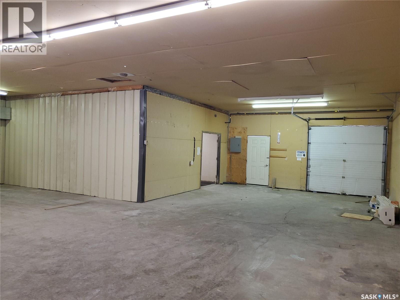 102 Railway Avenue N, Cabri, Saskatchewan  S0N 0J0 - Photo 11 - SK033800