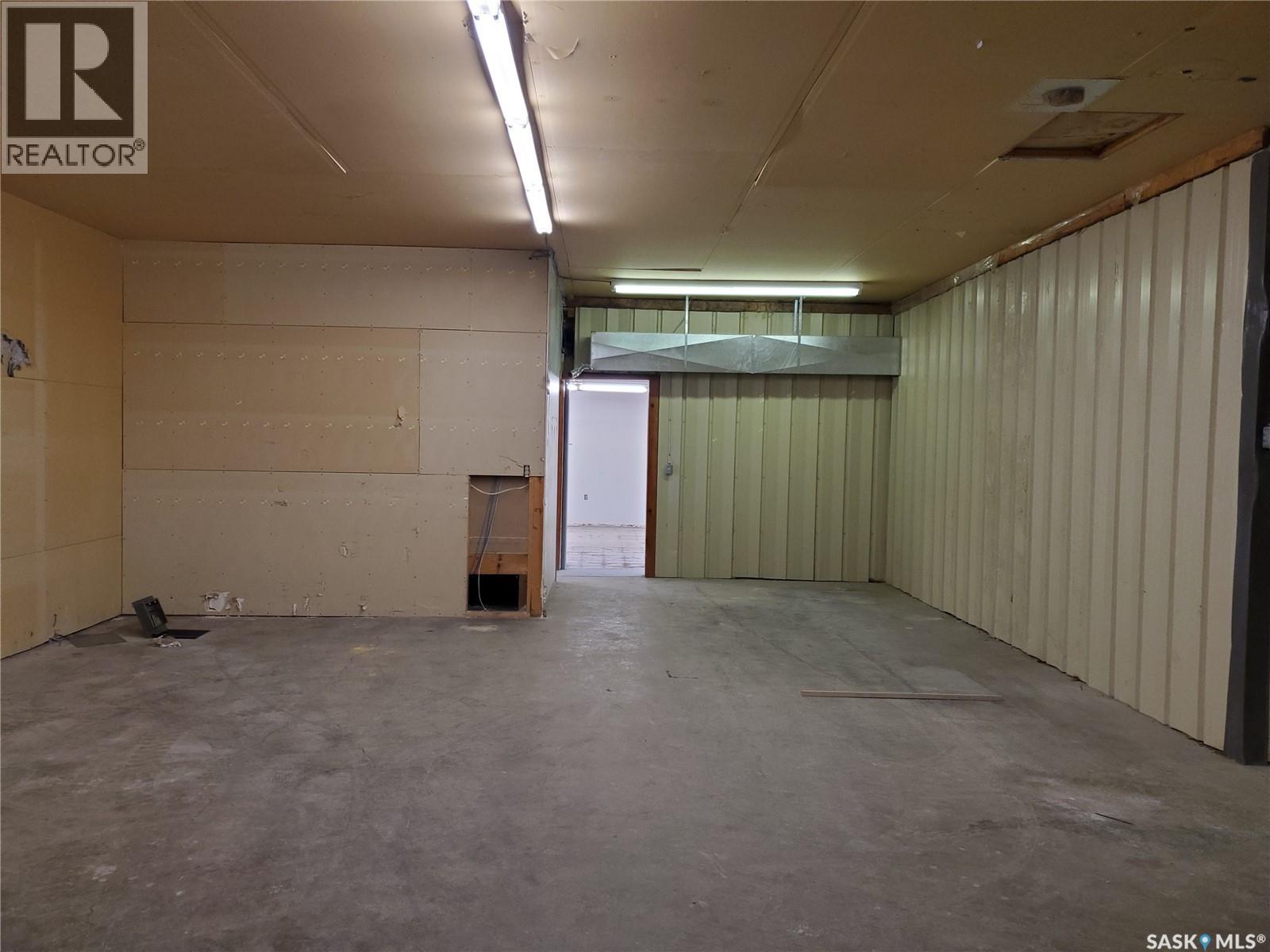 102 Railway Avenue N, Cabri, Saskatchewan  S0N 0J0 - Photo 12 - SK033800