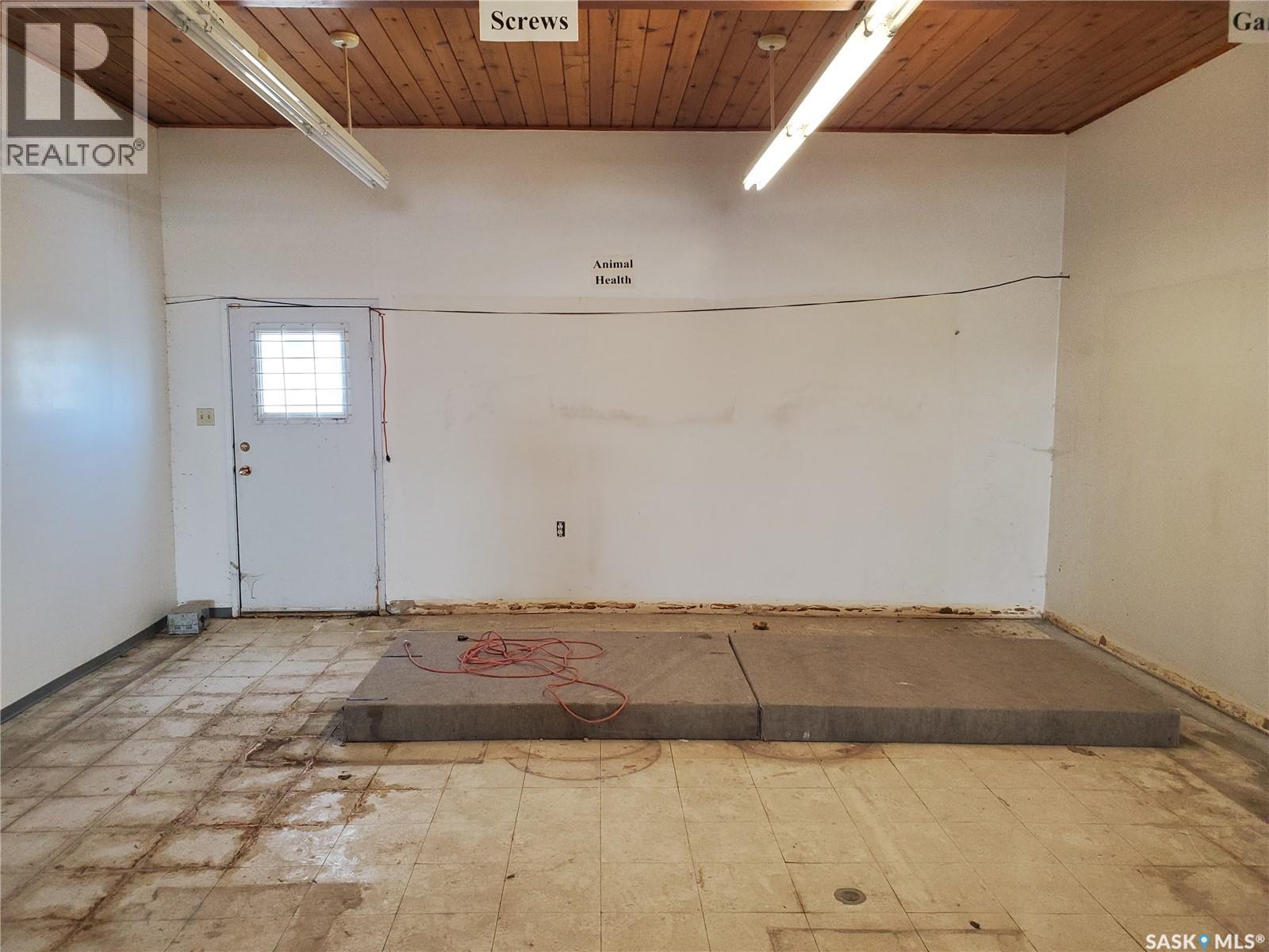 102 Railway Avenue N, Cabri, Saskatchewan  S0N 0J0 - Photo 17 - SK033800