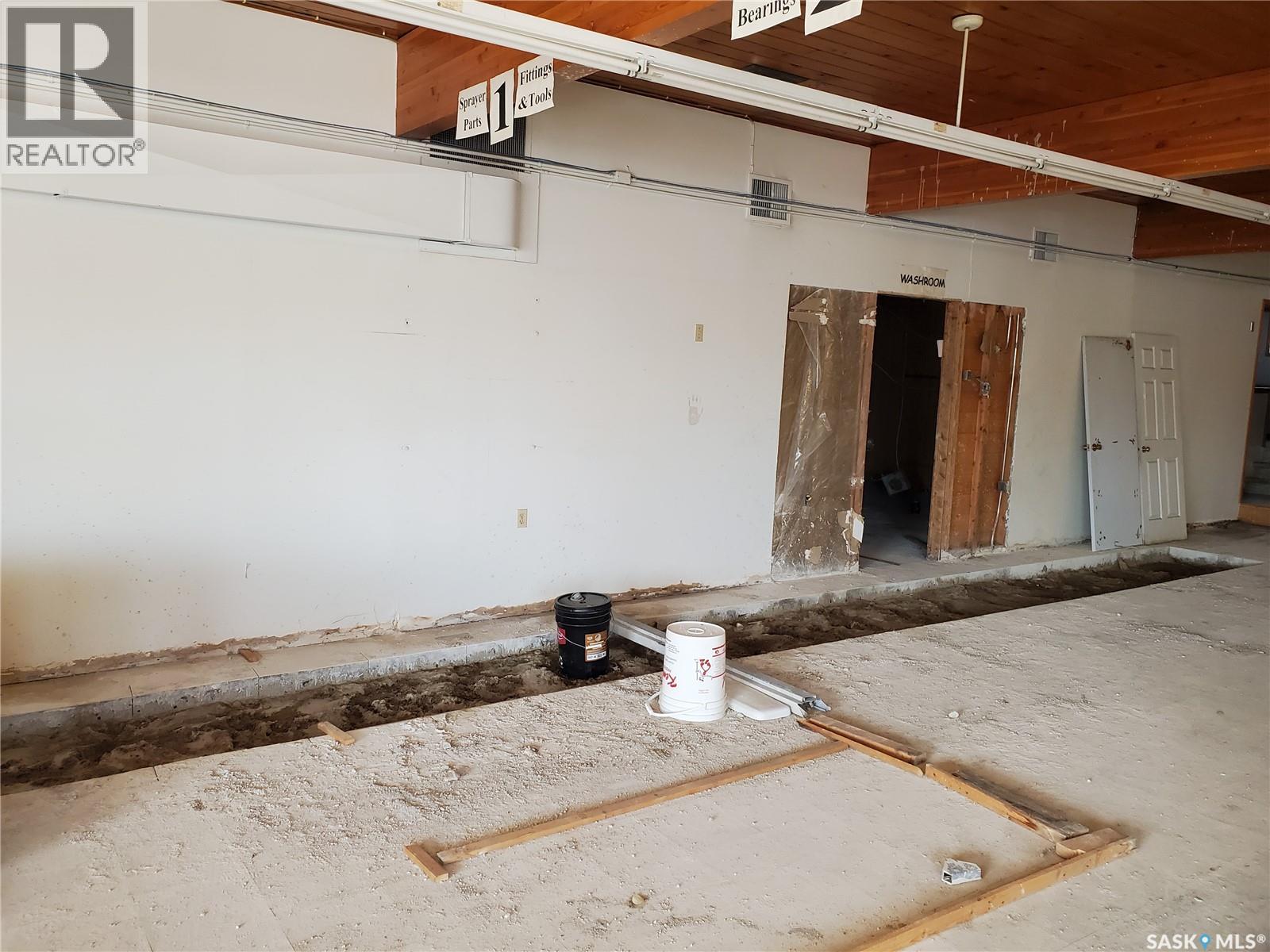 102 Railway Avenue N, Cabri, Saskatchewan  S0N 0J0 - Photo 18 - SK033800