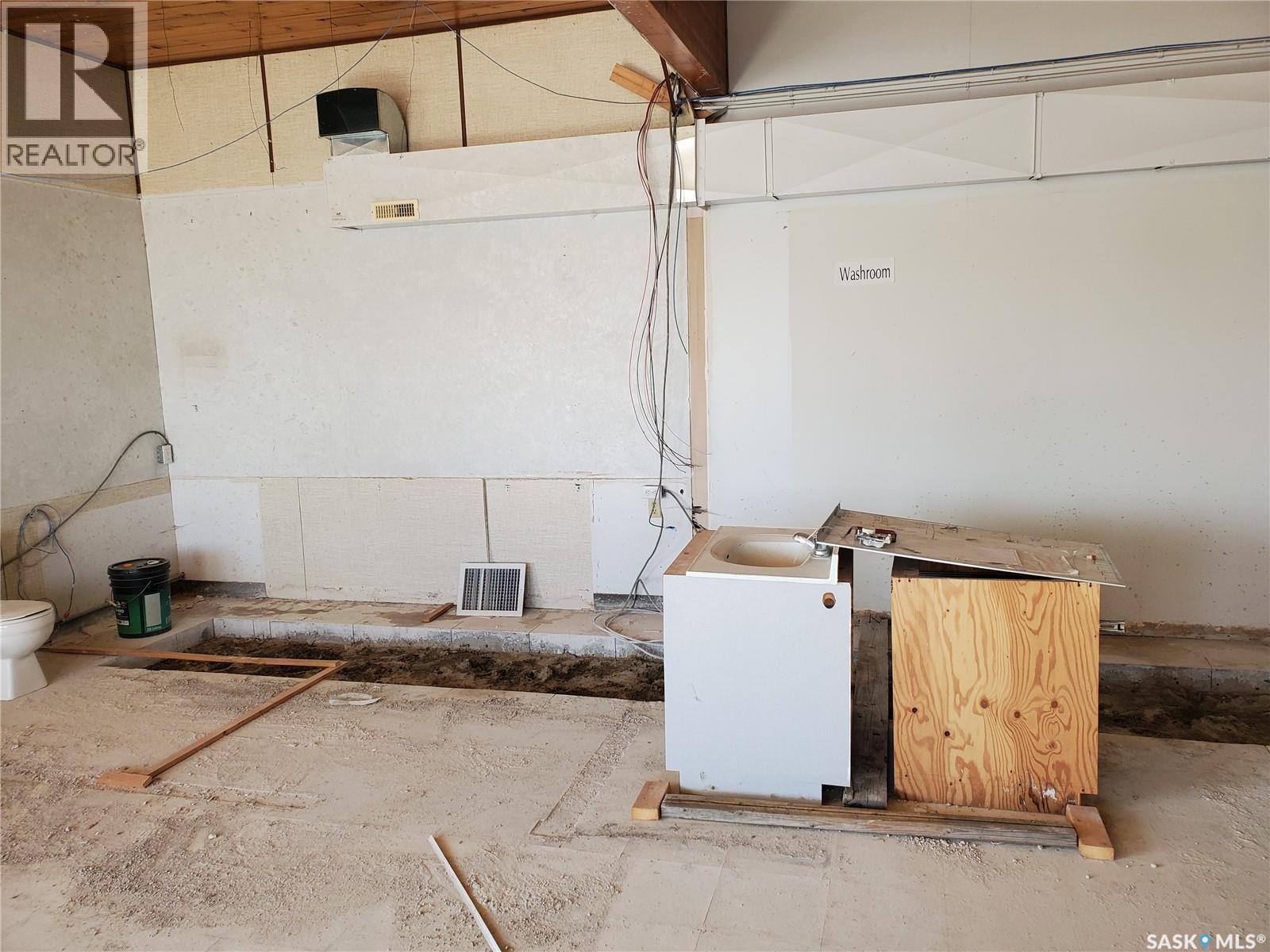 102 Railway Avenue N, Cabri, Saskatchewan  S0N 0J0 - Photo 19 - SK033800