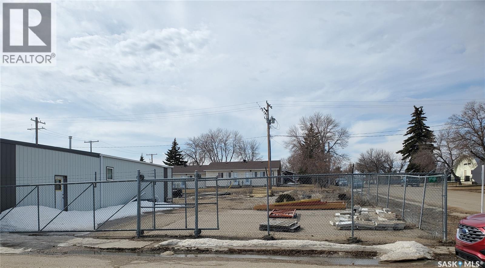 102 Railway Avenue N, Cabri, Saskatchewan  S0N 0J0 - Photo 4 - SK033800