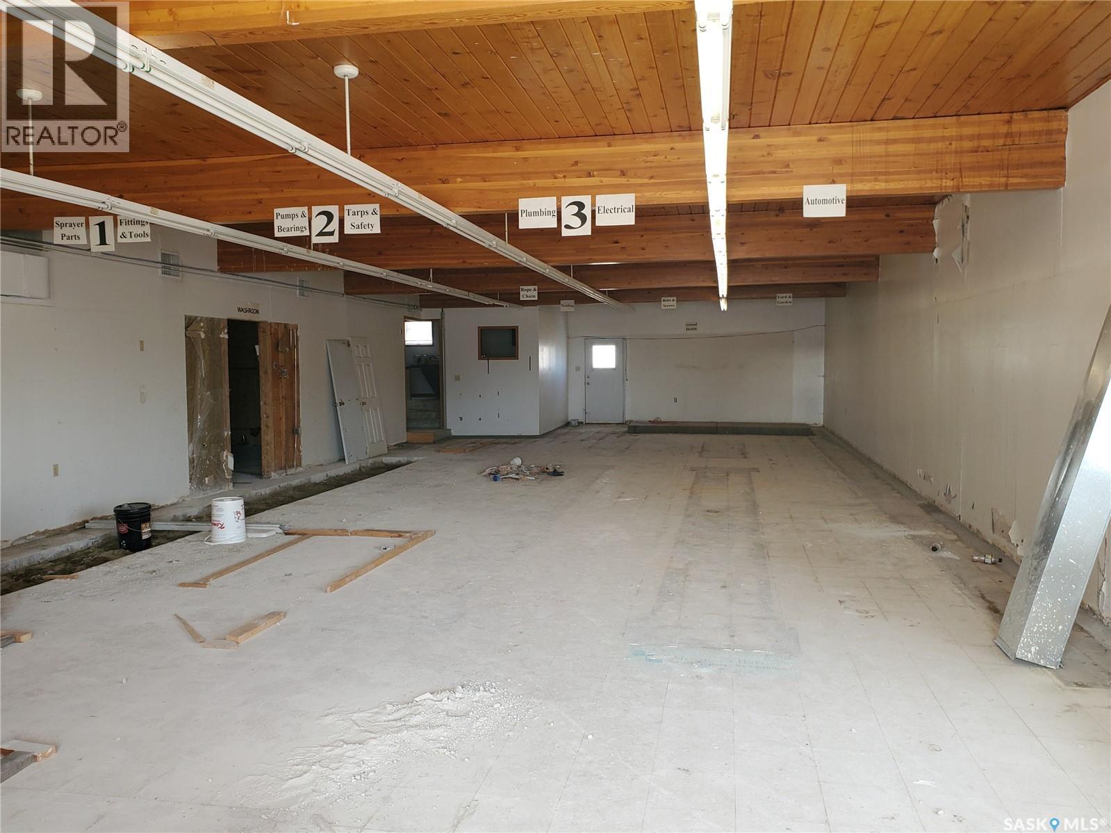 102 Railway Avenue N, Cabri, Saskatchewan  S0N 0J0 - Photo 6 - SK033800