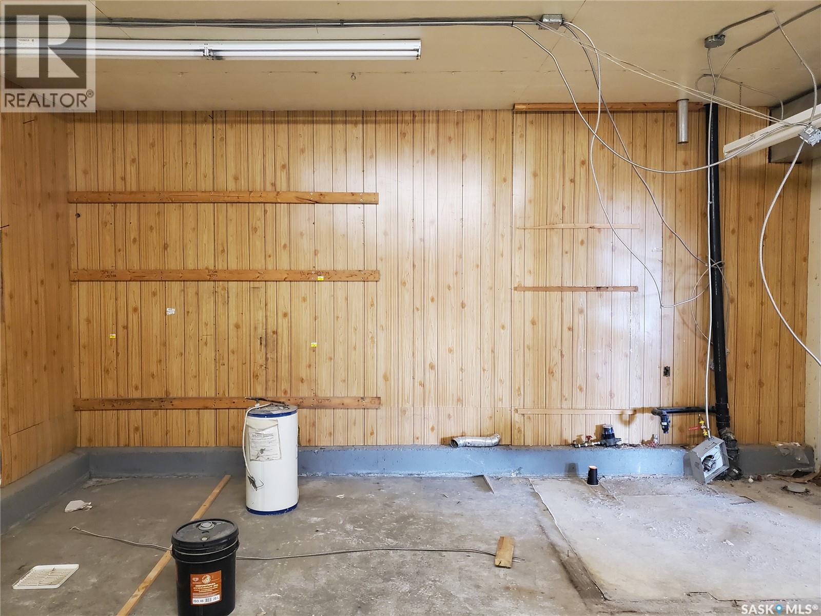 102 Railway Avenue N, Cabri, Saskatchewan  S0N 0J0 - Photo 8 - SK033800