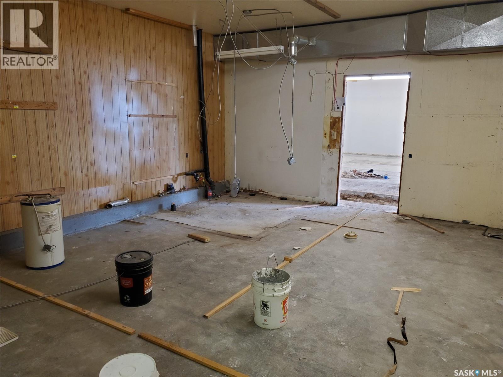 102 Railway Avenue N, Cabri, Saskatchewan  S0N 0J0 - Photo 9 - SK033800