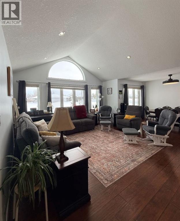 9926 110 Street, La Crete, Alberta  T0H 2H0 - Photo 11 - A2291529