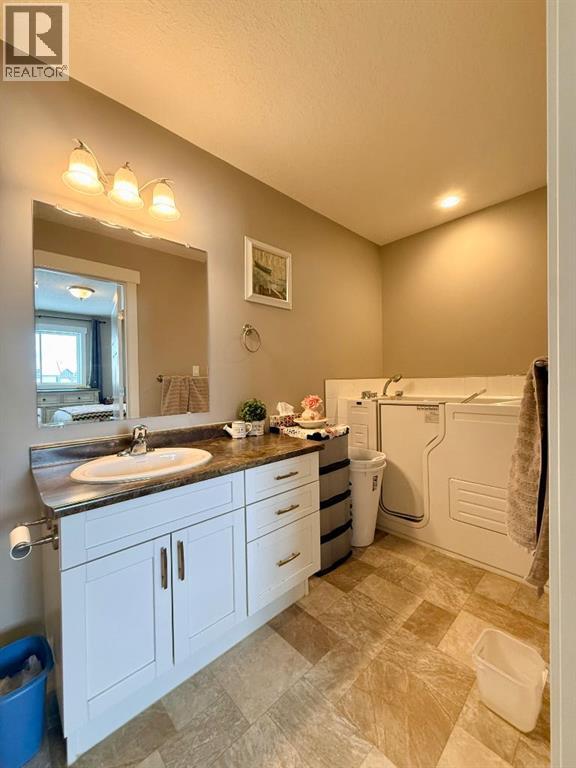 9926 110 Street, La Crete, Alberta  T0H 2H0 - Photo 29 - A2291529