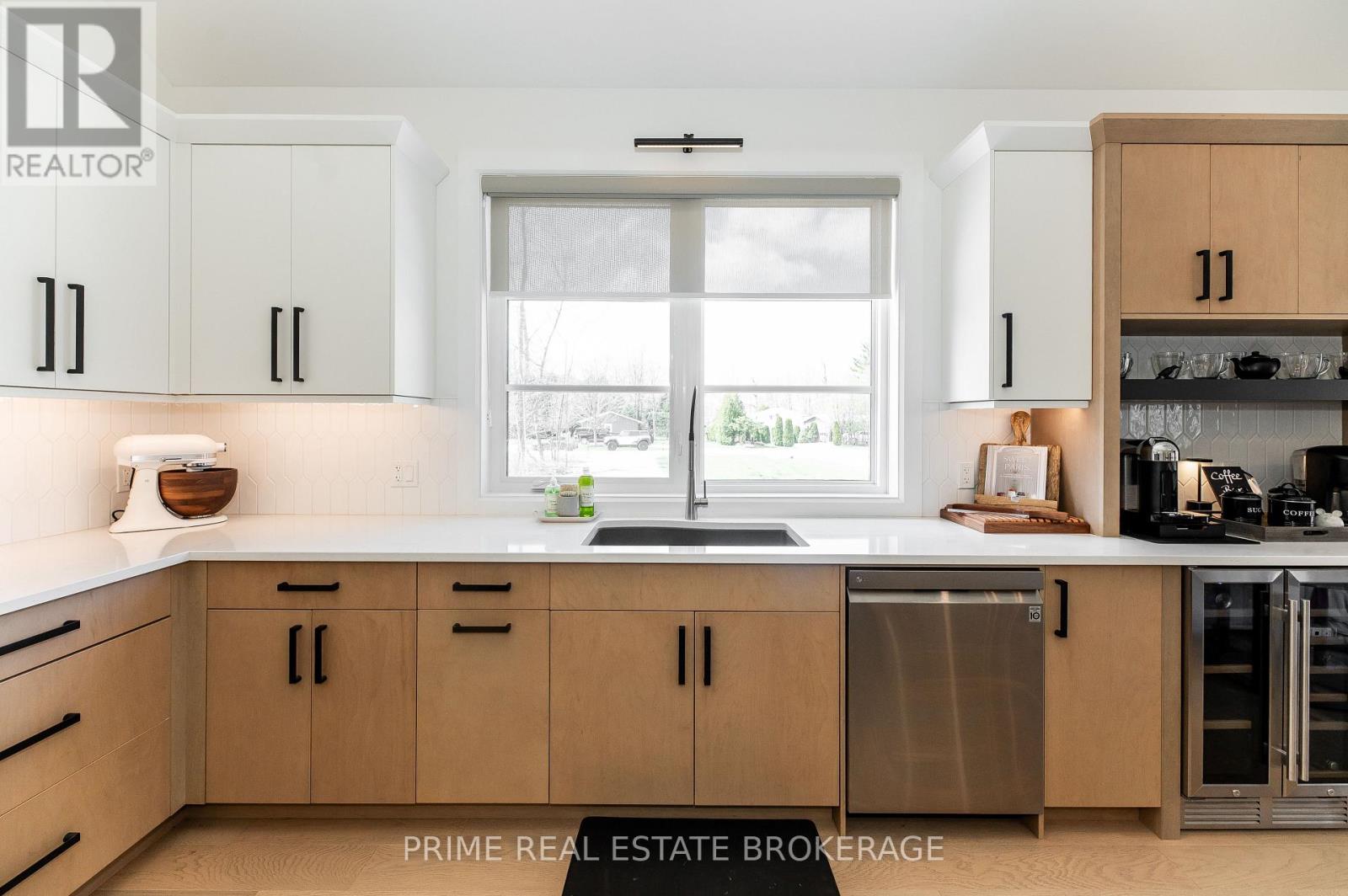 74356 Driftwood Drive, Bluewater, Ontario  N0M 1G0 - Photo 10 - X13038182