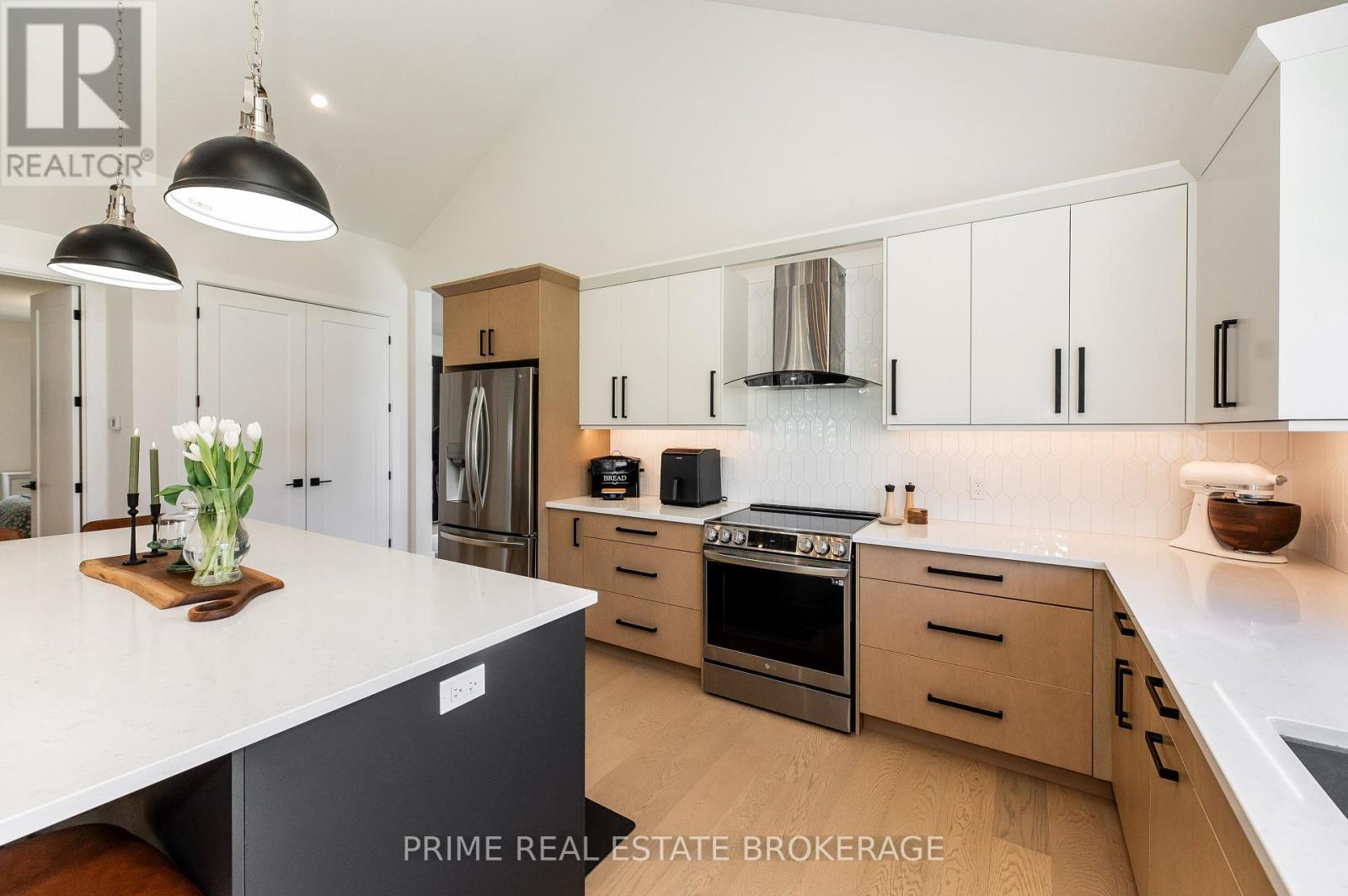 74356 Driftwood Drive, Bluewater, Ontario  N0M 1G0 - Photo 12 - X13038182