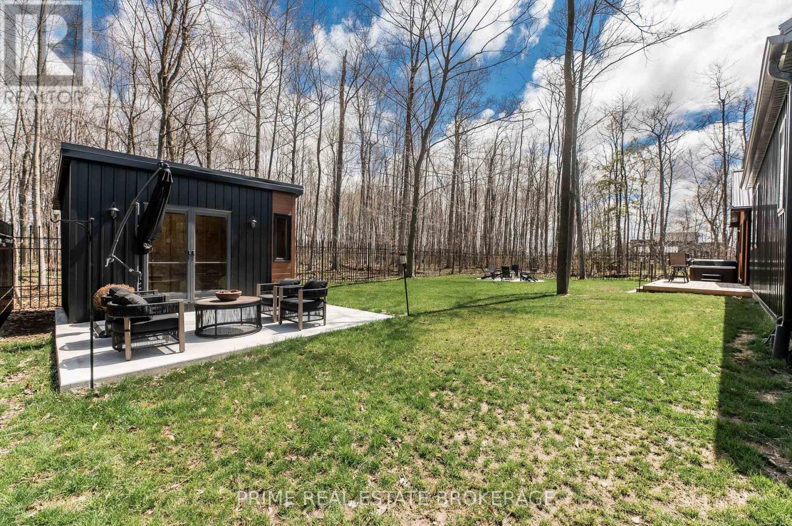 74356 Driftwood Drive, Bluewater, Ontario  N0M 1G0 - Photo 38 - X13038182