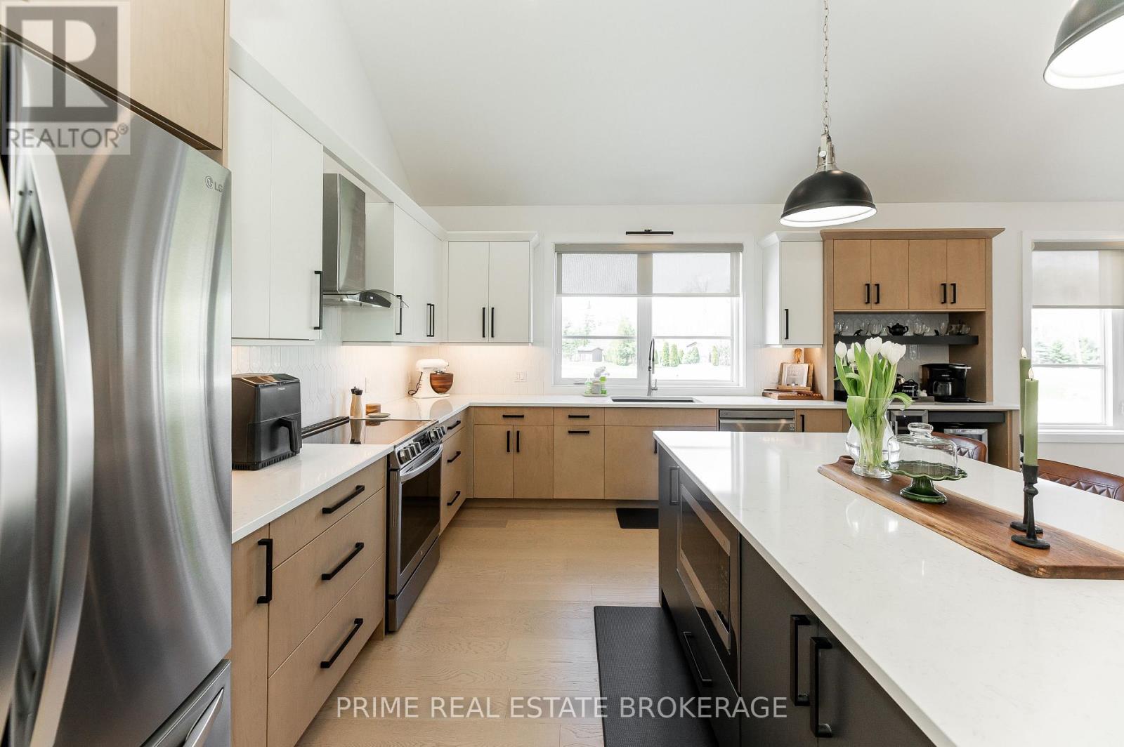 74356 Driftwood Drive, Bluewater, Ontario  N0M 1G0 - Photo 9 - X13038182