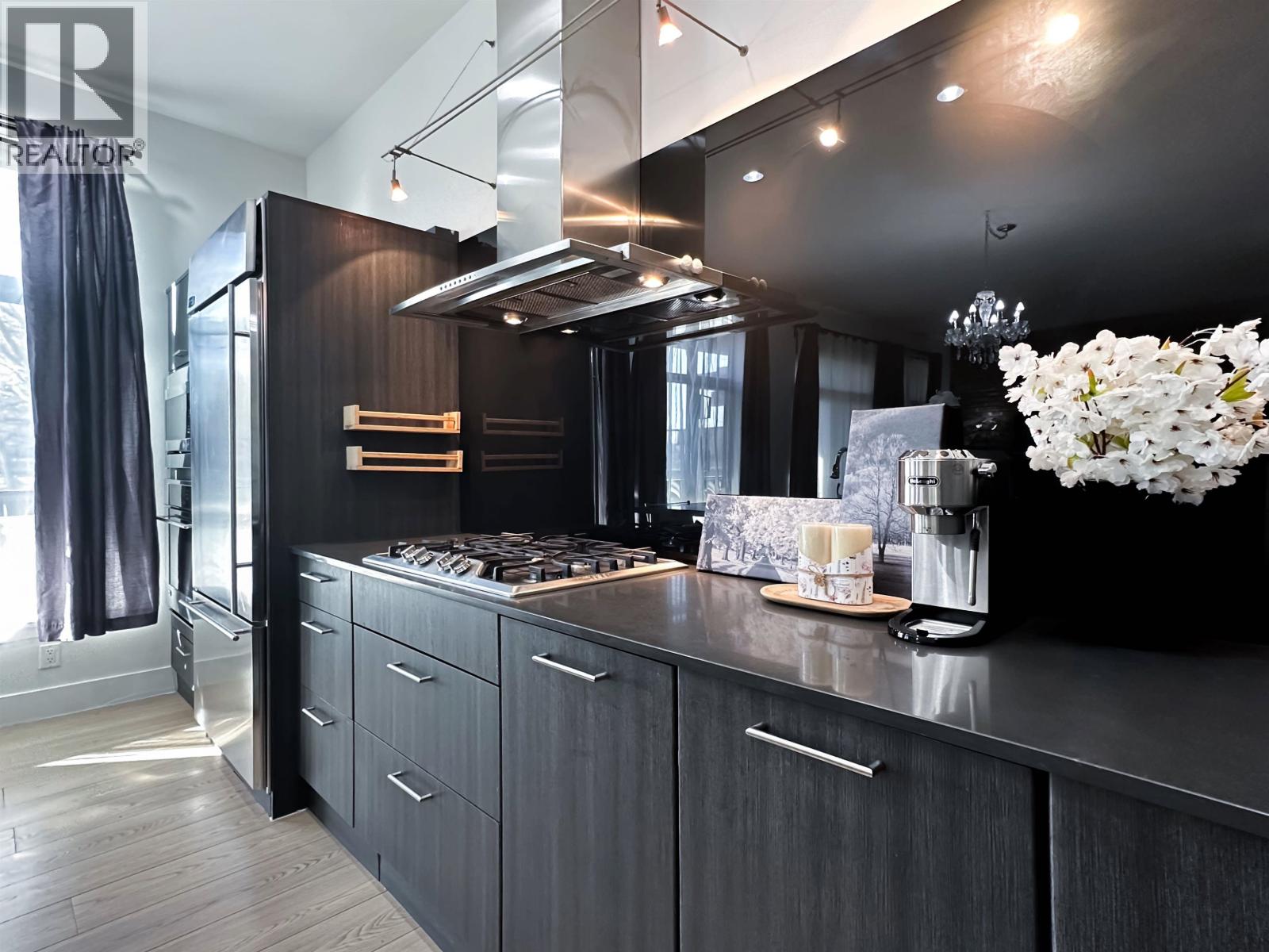 101 220 Salter Street, New Westminster, British Columbia  V3M 0H4 - Photo 3 - R3115252