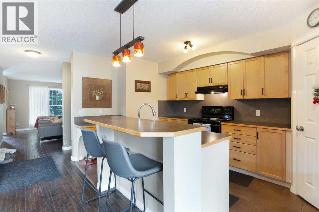 204 Eversyde Circle SW, Calgary, Alberta  T2Y 4T4 - Photo 12 - A2299298