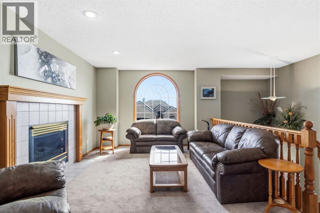 48 Headlands Close, Cochrane, Alberta  T4C 1M3 - Photo 2 - A2301386