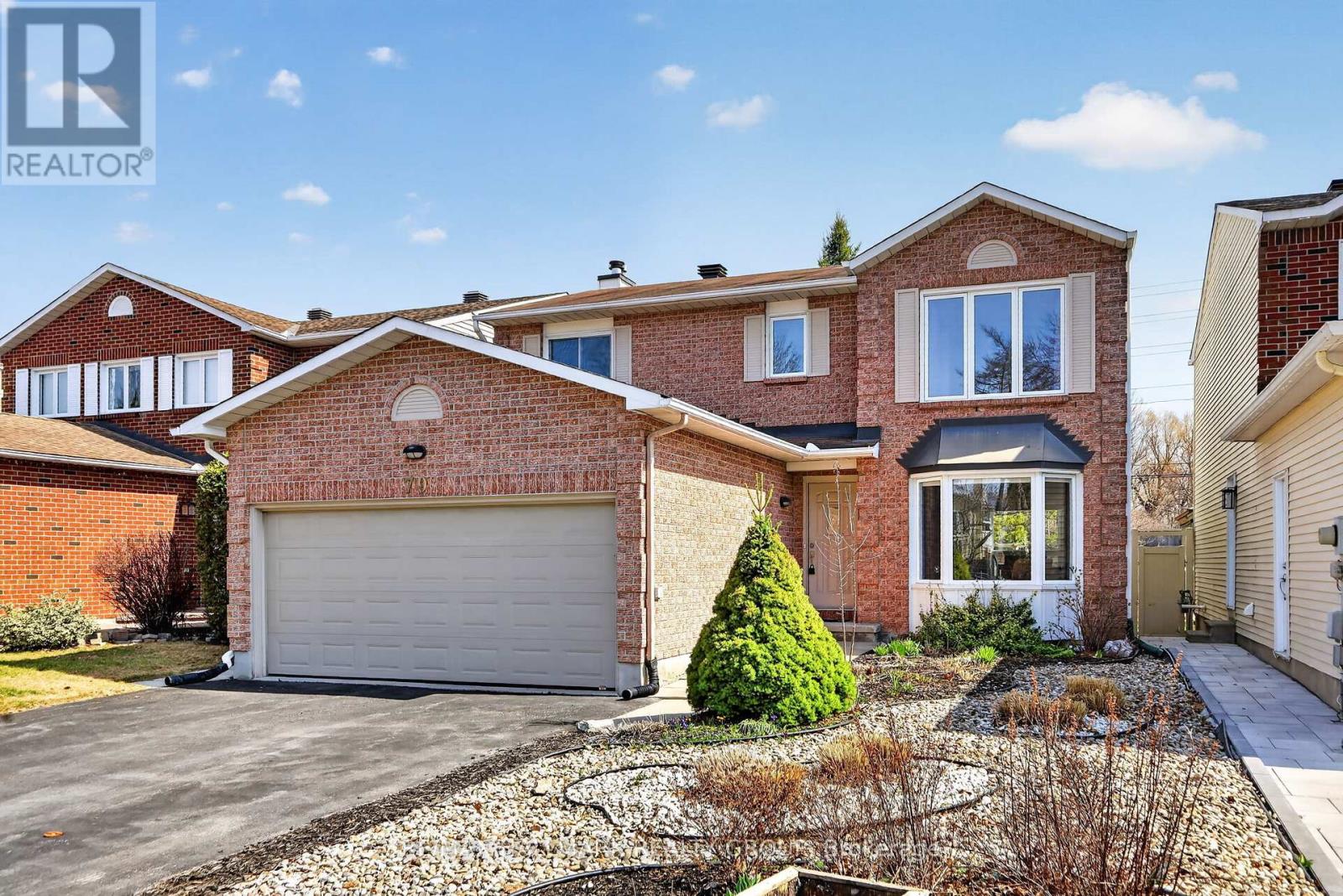 79 Dossetter Way, Ottawa, Ontario  K1G 4S7 - Photo 2 - X13038164