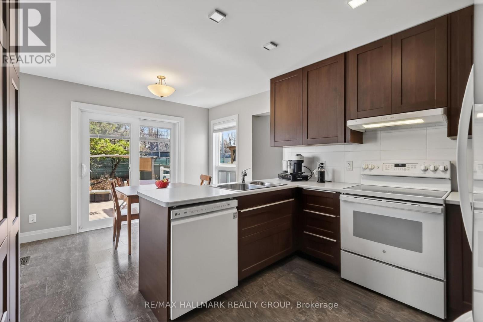 79 Dossetter Way, Ottawa, Ontario  K1G 4S7 - Photo 8 - X13038164