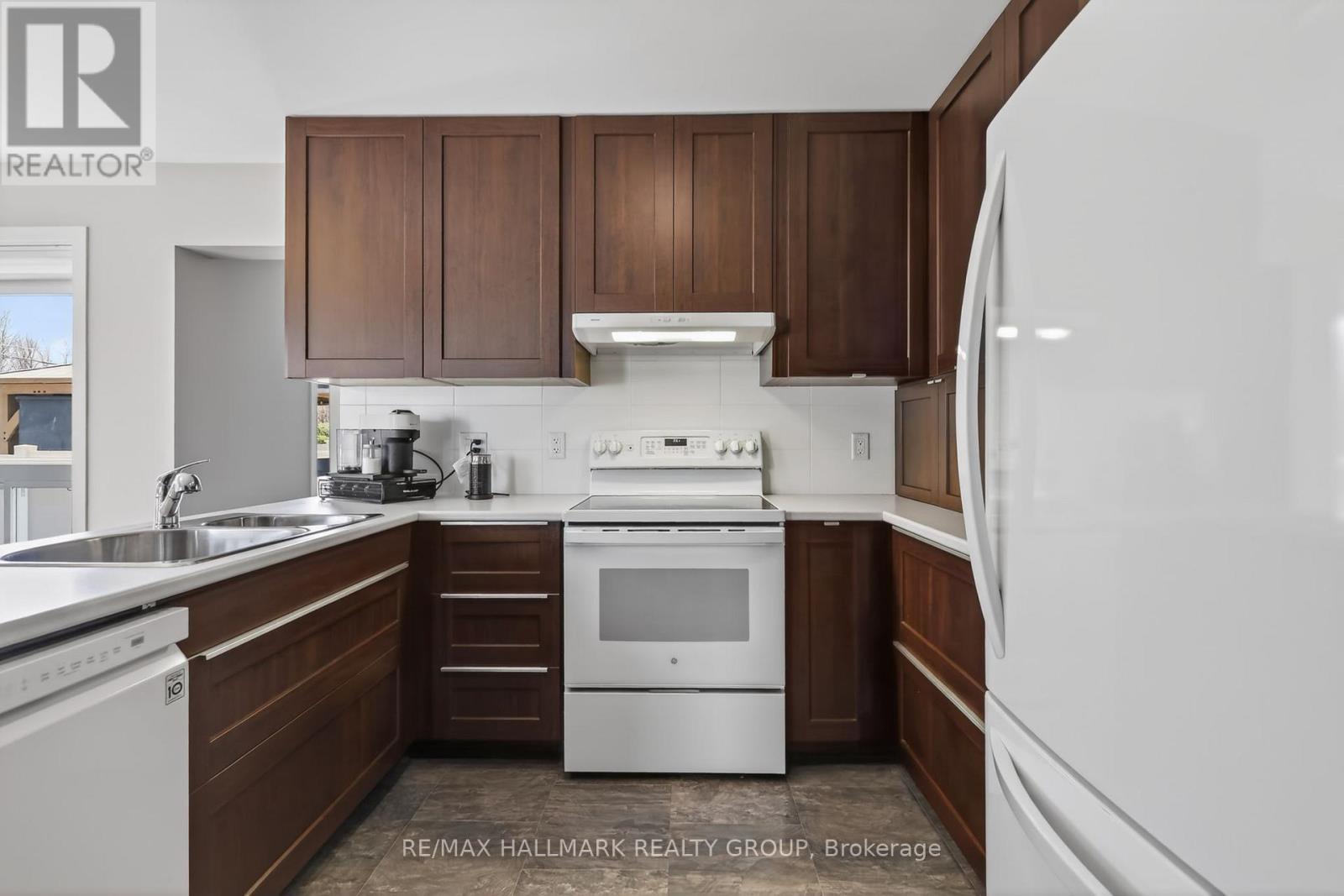 79 Dossetter Way, Ottawa, Ontario  K1G 4S7 - Photo 9 - X13038164