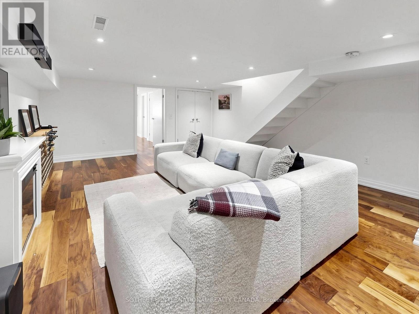 328 Wellesley Street E, Toronto, Ontario  M4X 1H3 - Photo 41 - C13033518