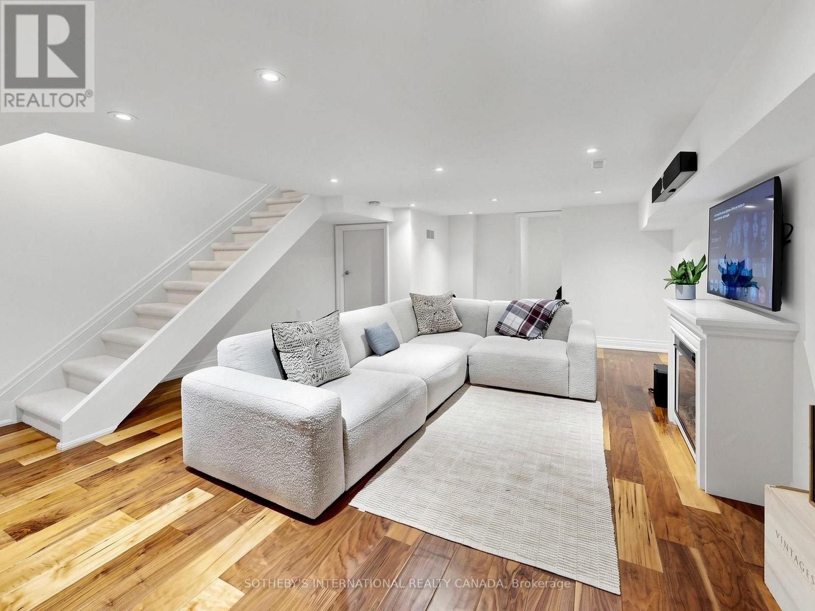 328 Wellesley Street E, Toronto, Ontario  M4X 1H3 - Photo 40 - C13033518