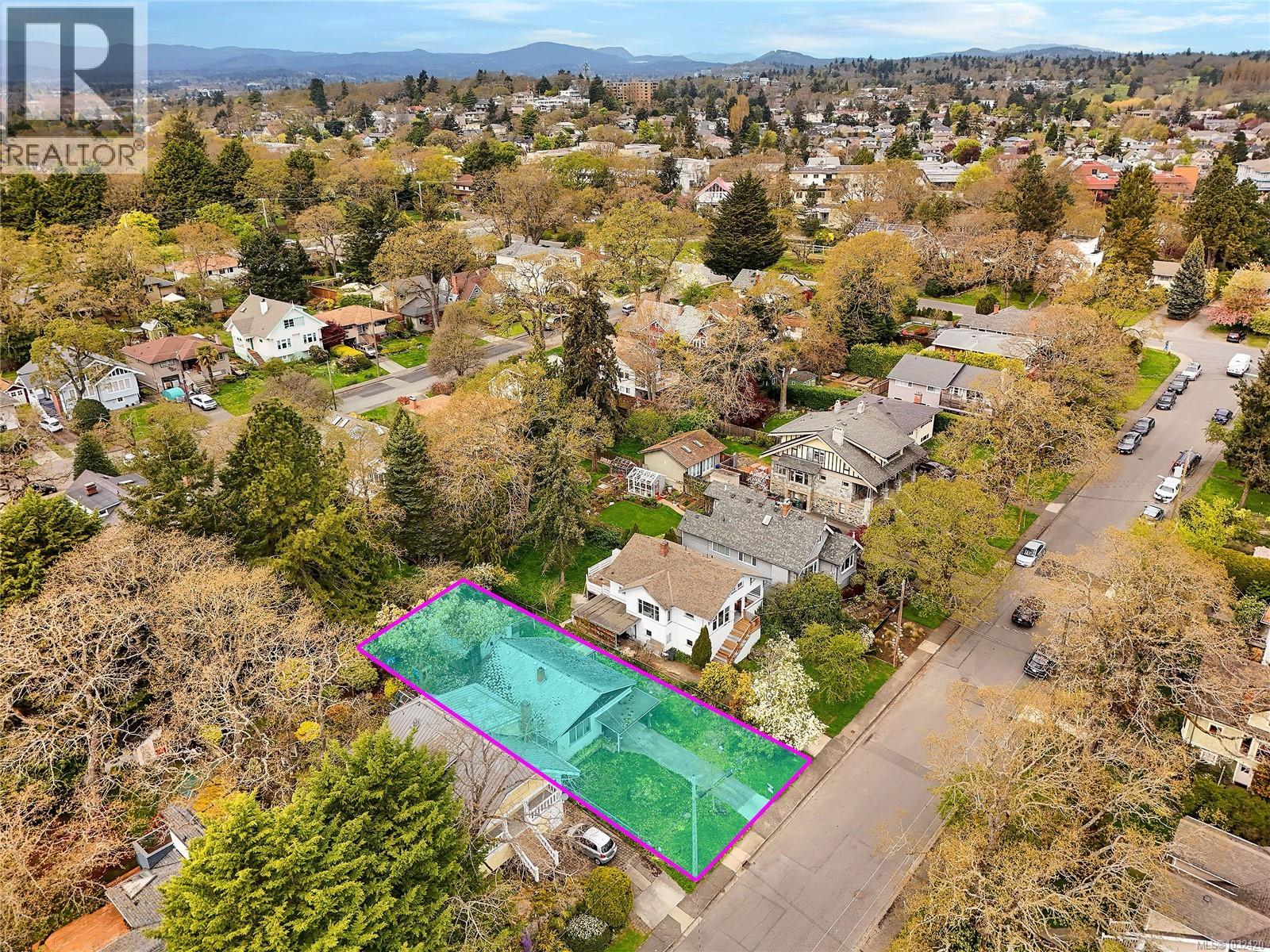 2728 Avebury Ave, Victoria, British Columbia