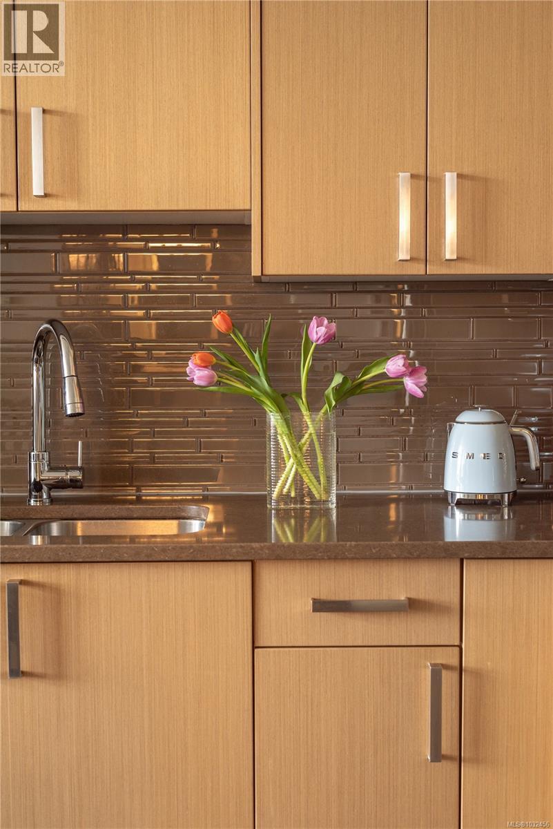 410 1900 Watkiss Way, View Royal, British Columbia  V9B 0S8 - Photo 10 - 1032456