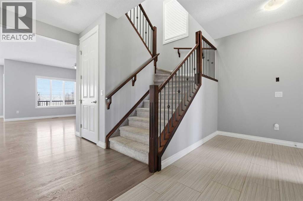 196 Evansborough Way NW, Calgary, Alberta  T3P 0N9 - Photo 5 - A2299720