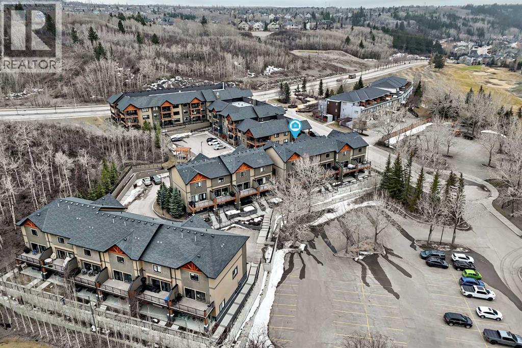 405 Valley Ridge Manor NW, Calgary, Alberta  T3B 6C4 - Photo 4 - A2302399