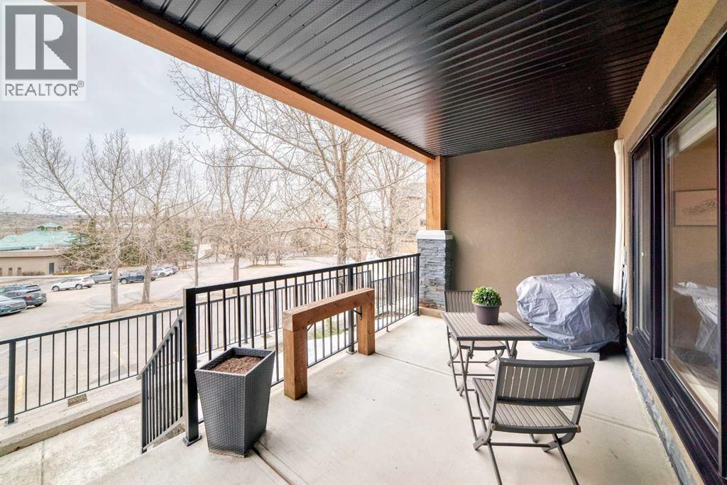 405 Valley Ridge Manor NW, Calgary, Alberta  T3B 6C4 - Photo 32 - A2302399