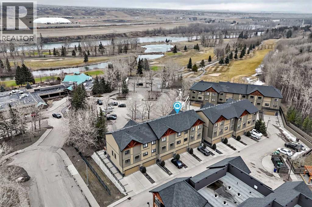 405 Valley Ridge Manor NW, Calgary, Alberta  T3B 6C4 - Photo 2 - A2302399