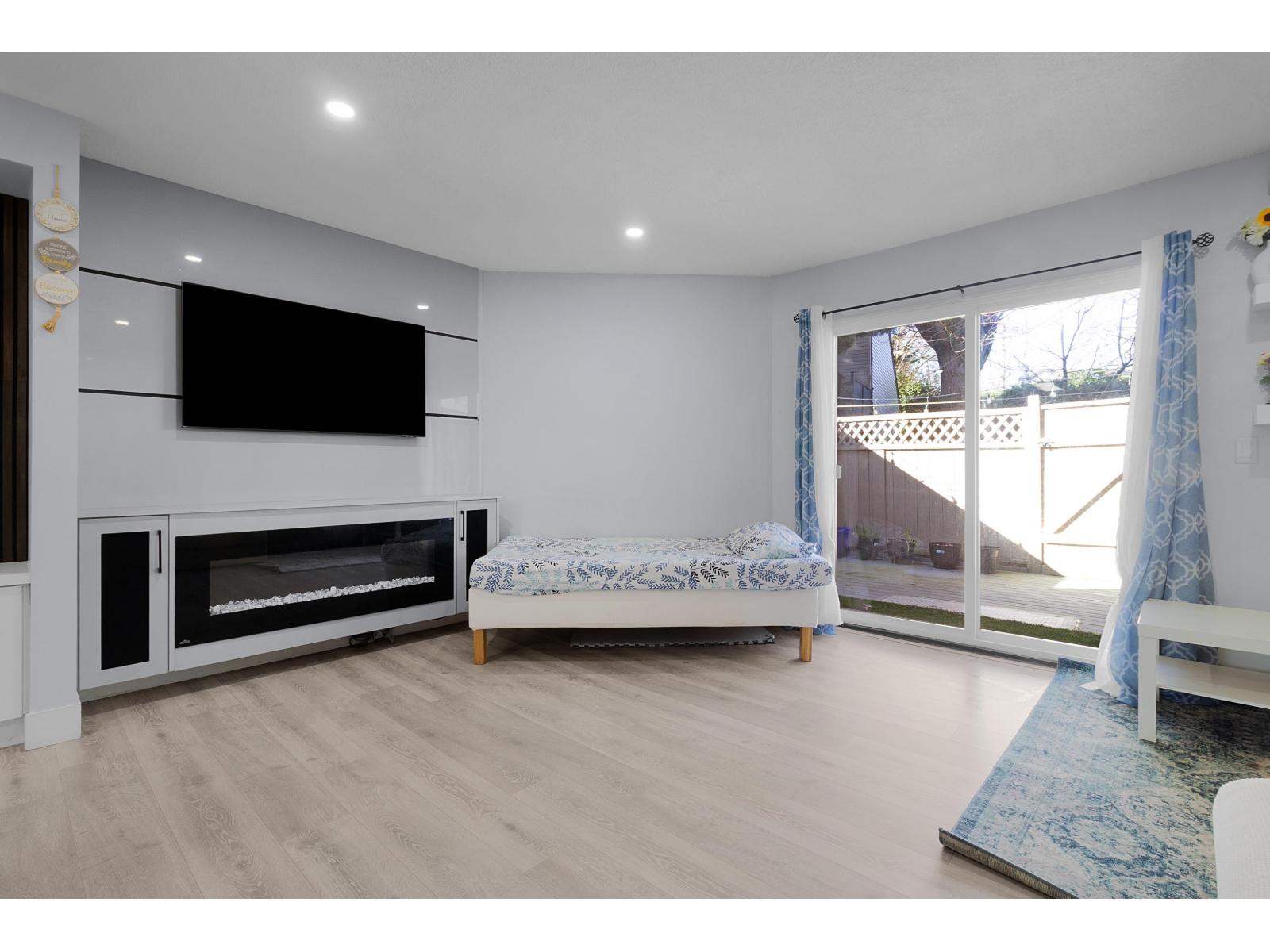 77 6657 138 Street, Surrey, British Columbia  V3W 5G7 - Photo 2 - R3115260