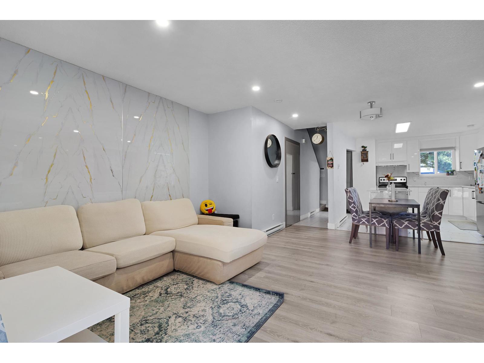 77 6657 138 Street, Surrey, British Columbia  V3W 5G7 - Photo 3 - R3115260