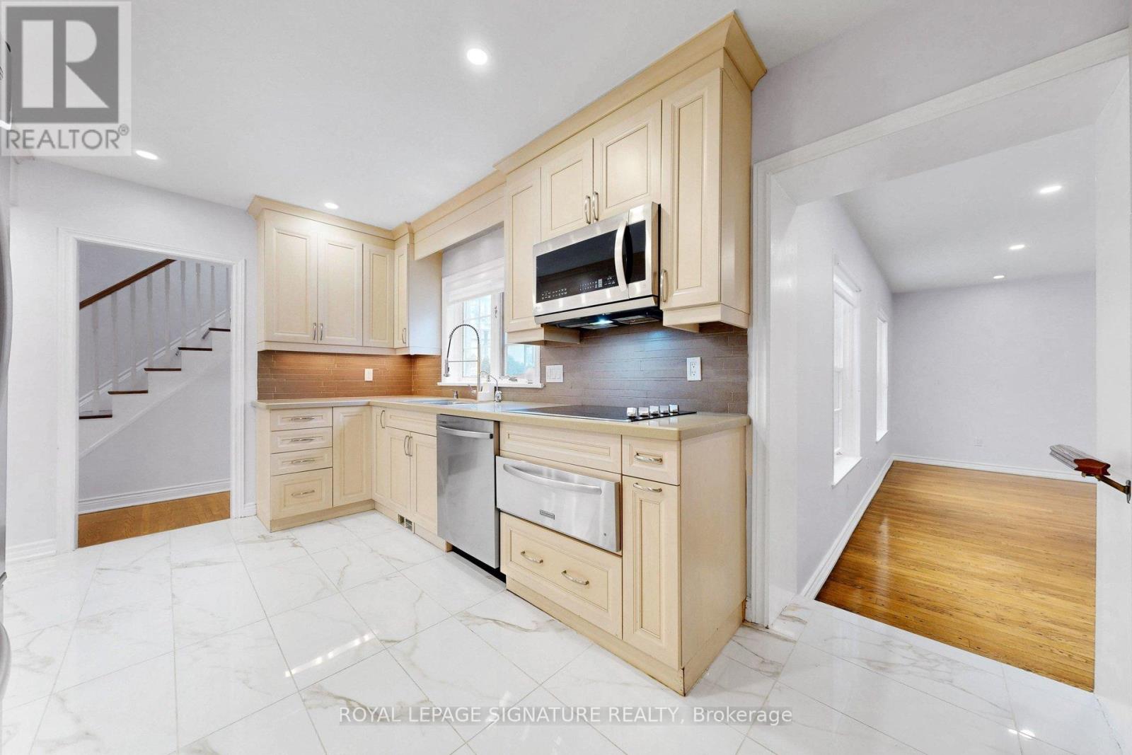 24 Laureleaf Road, Markham, Ontario  L3T 2X5 - Photo 16 - N13038132