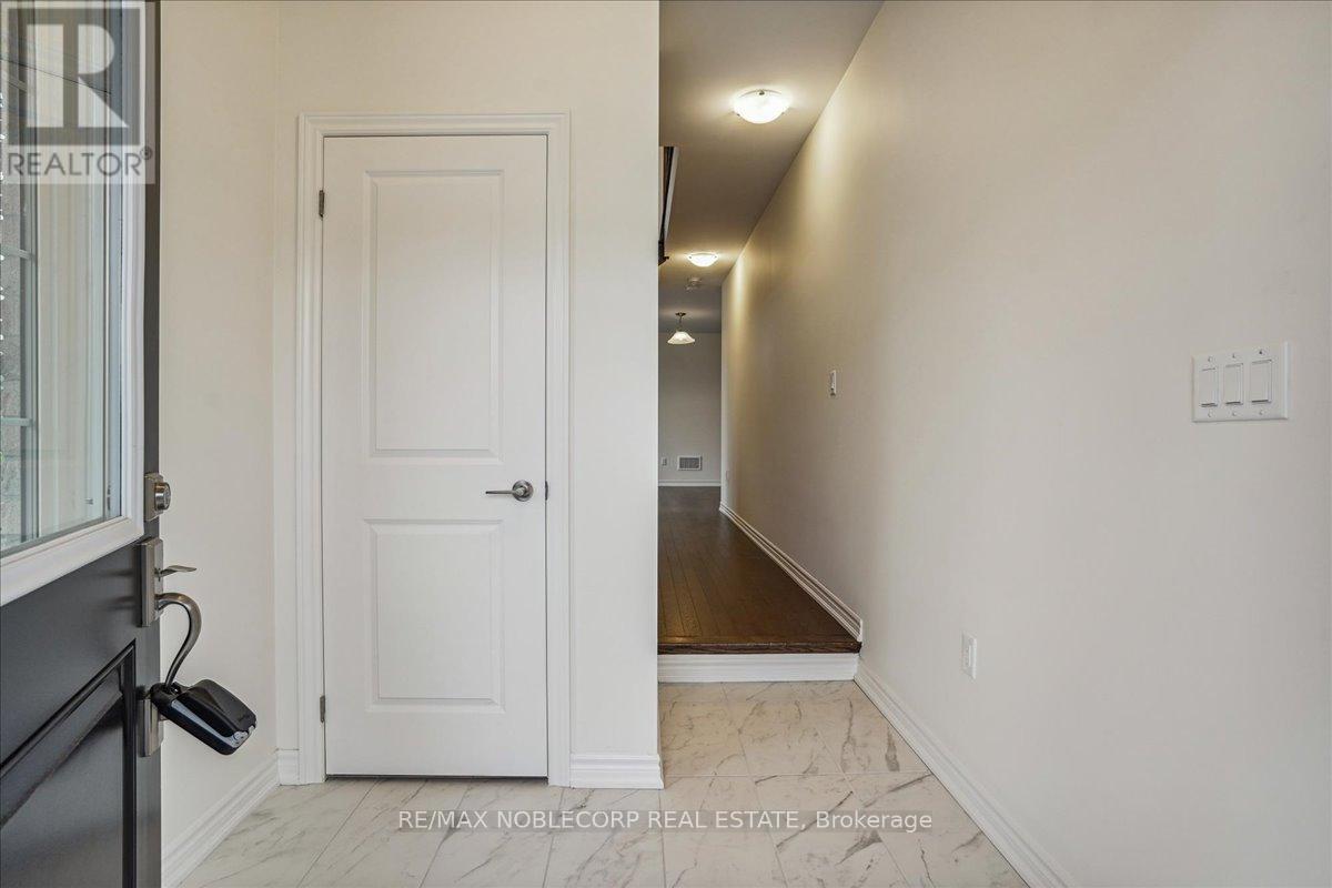 259 Madelaine Drive, Barrie, Ontario  L9J 0P4 - Photo 8 - S13038234