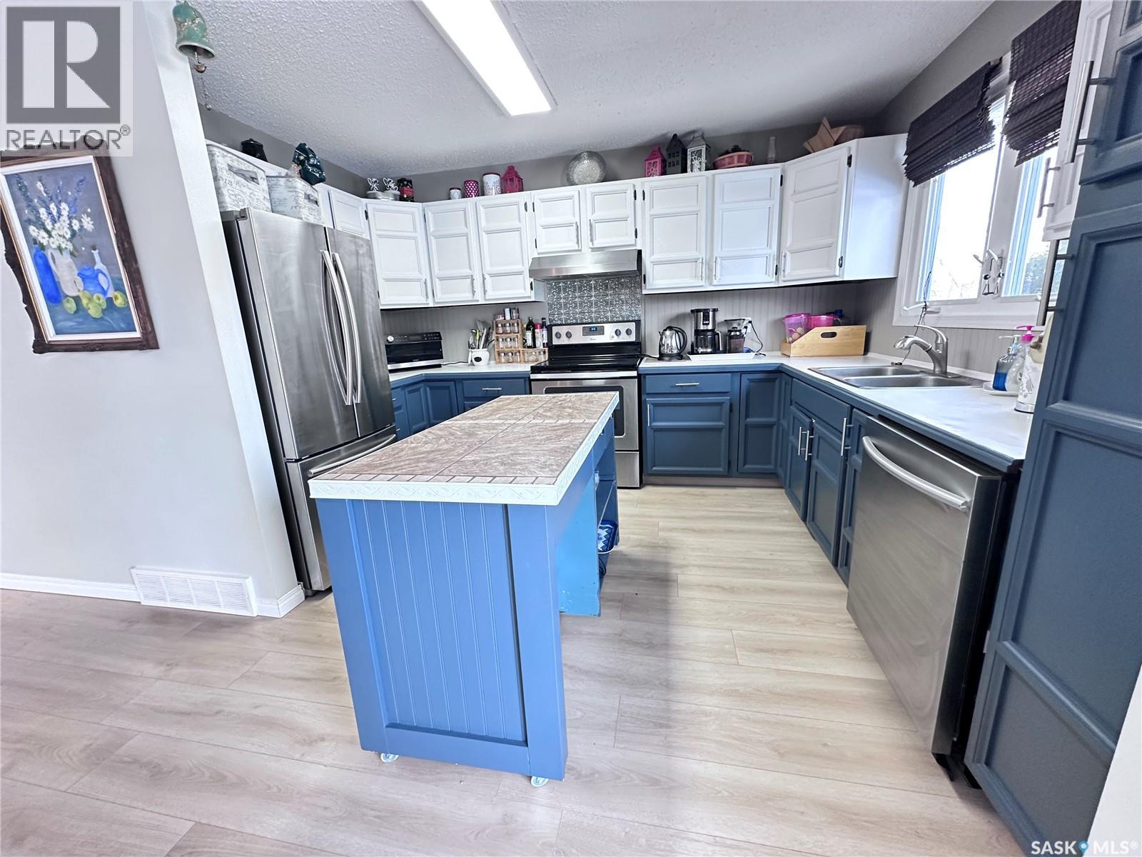 2157 Douglas Avenue, North Battleford, Saskatchewan  S9A 3J1 - Photo 9 - SK033812