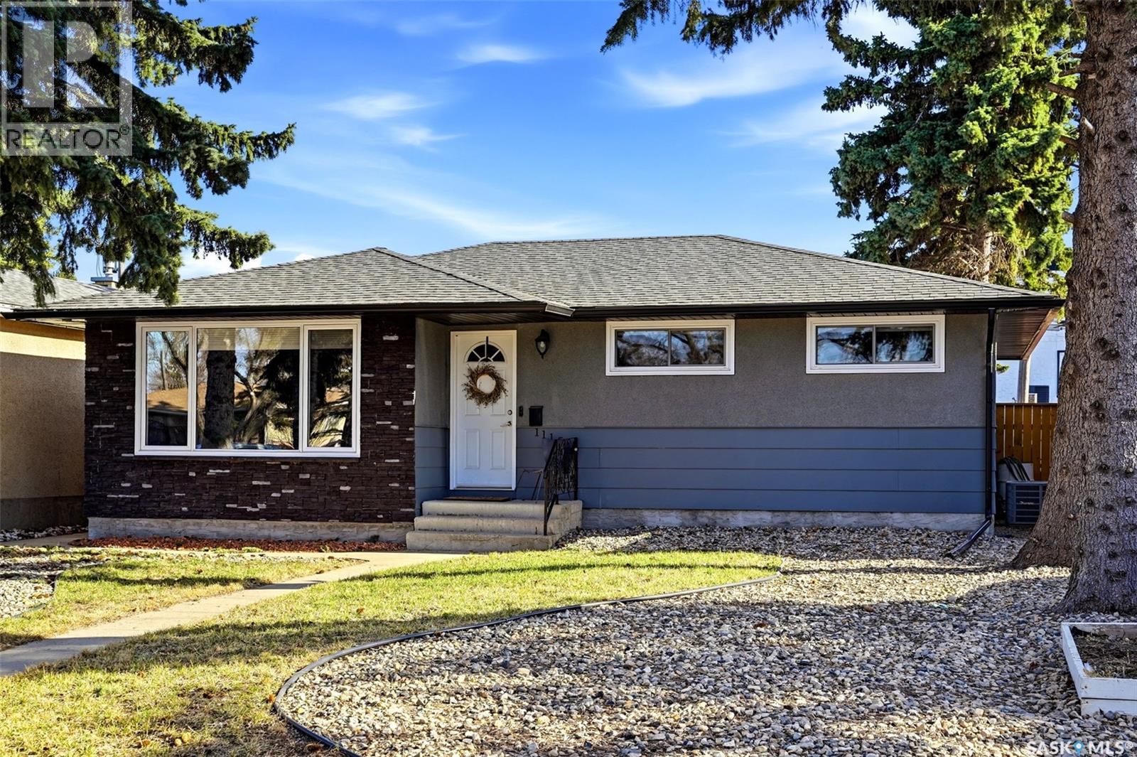 1115 12th Avenue E, Regina, Saskatchewan  S4N 4W2 - Photo 2 - SK033808