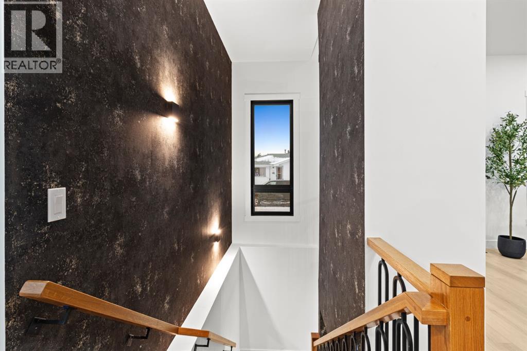 27 Glacier Drive Sw, Calgary, Alberta  T3E 5A2 - Photo 24 - A2276893