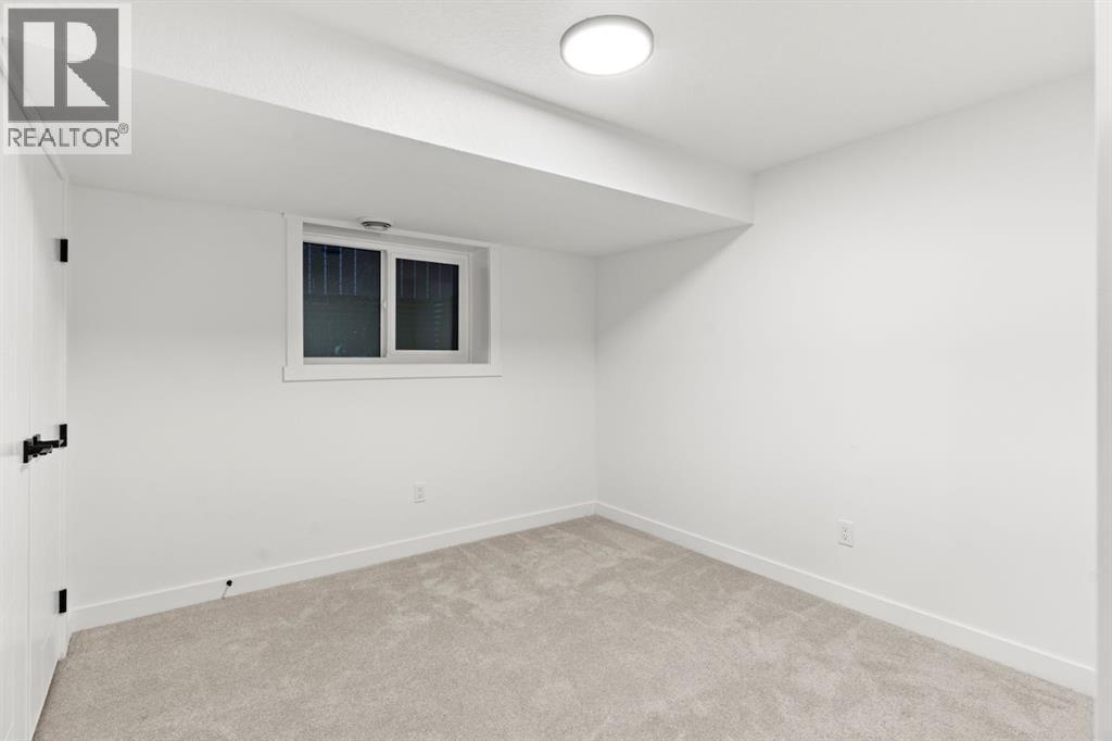 27 Glacier Drive Sw, Calgary, Alberta  T3E 5A2 - Photo 29 - A2276893