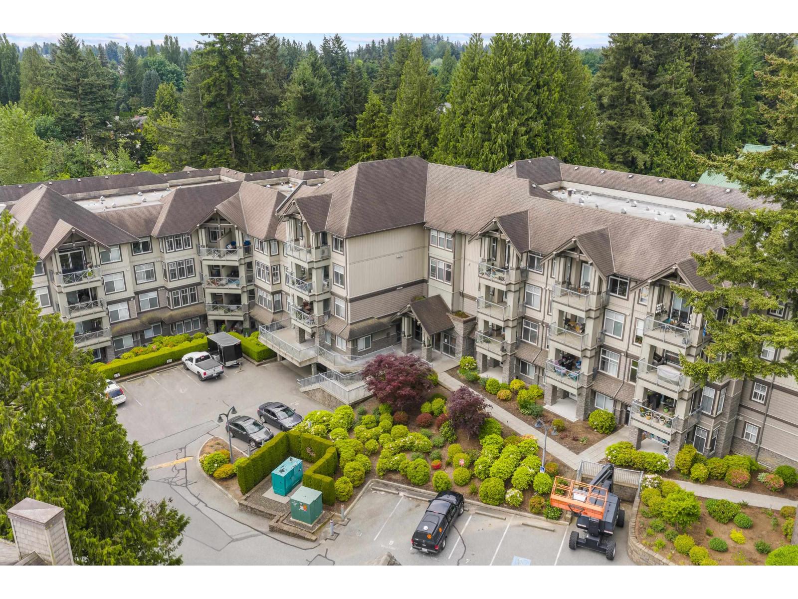 315 33318 E Bourquin Crescent, Abbotsford, British Columbia  V2S 0A6 - Photo 1 - R3111640