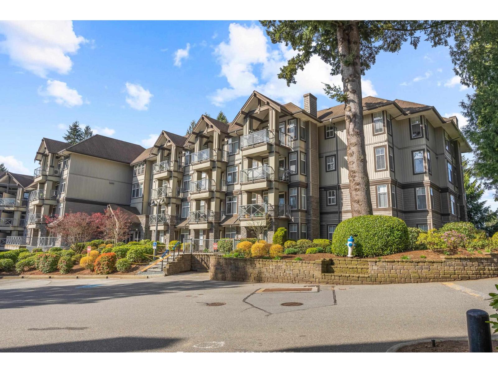 315 33318 E Bourquin Crescent, Abbotsford, British Columbia  V2S 0A6 - Photo 2 - R3111640