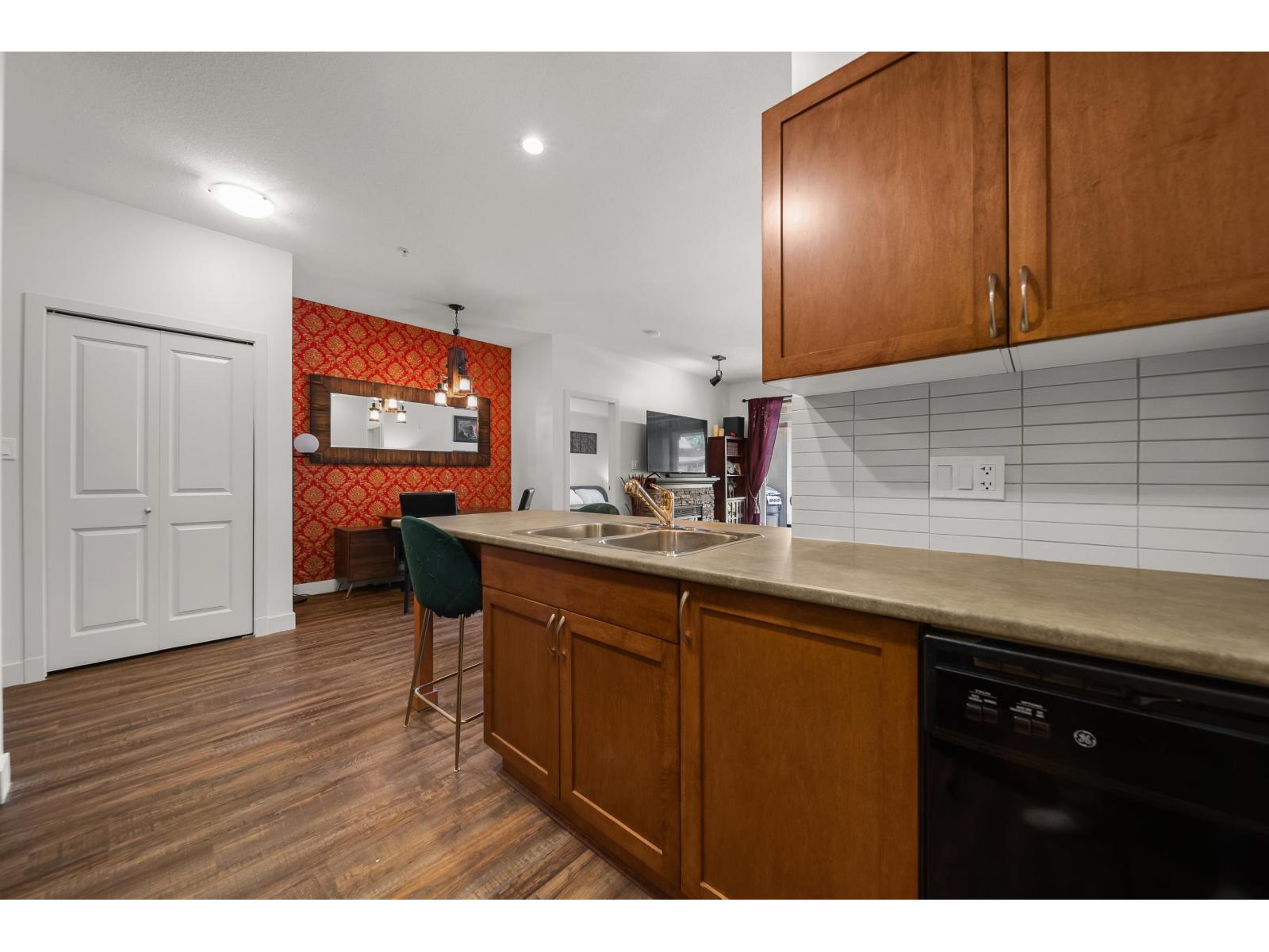 315 33318 E Bourquin Crescent, Abbotsford, British Columbia  V2S 0A6 - Photo 13 - R3111640