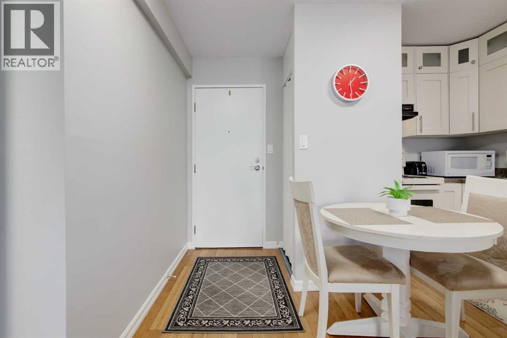 706, 340 14 Avenue Sw, Calgary, Alberta  T3Z 1K4 - Photo 5 - A2296431