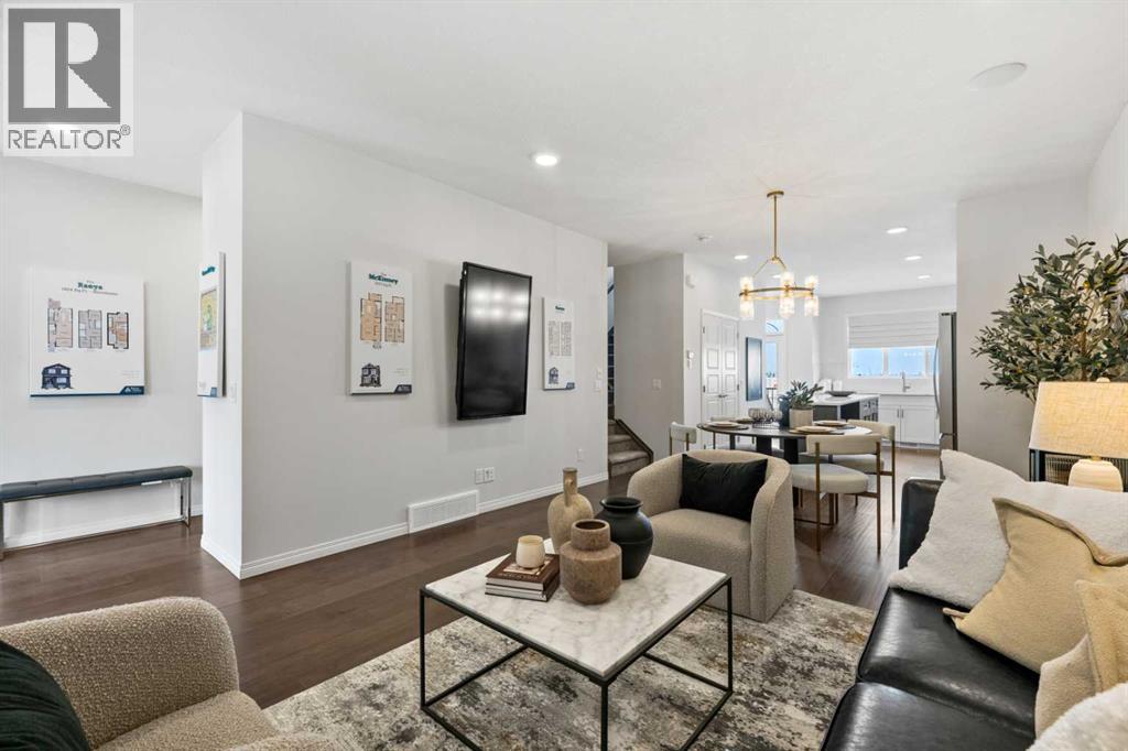 135 Huxland Road Ne, Calgary, Alberta  T2A 5Z9 - Photo 4 - A2300185