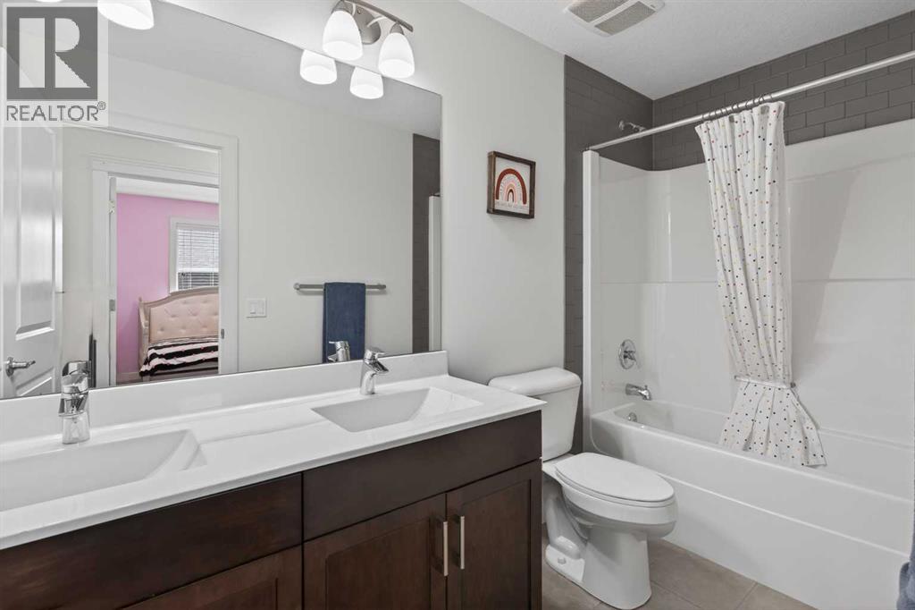 131 Ravenscroft Close Se, Airdrie, Alberta  T4A 0M1 - Photo 34 - A2303616