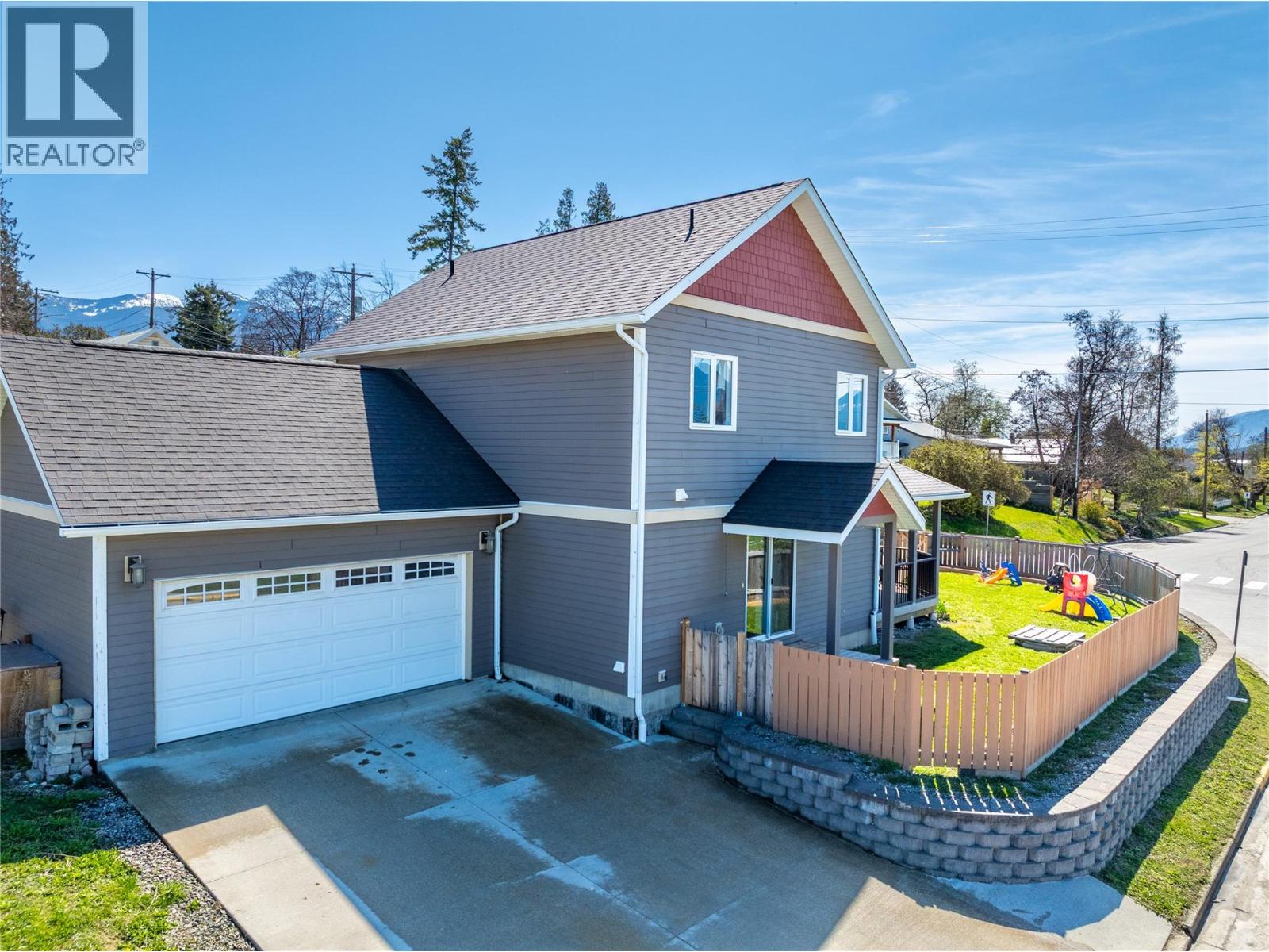 902 Murdoch Street, Creston, British Columbia