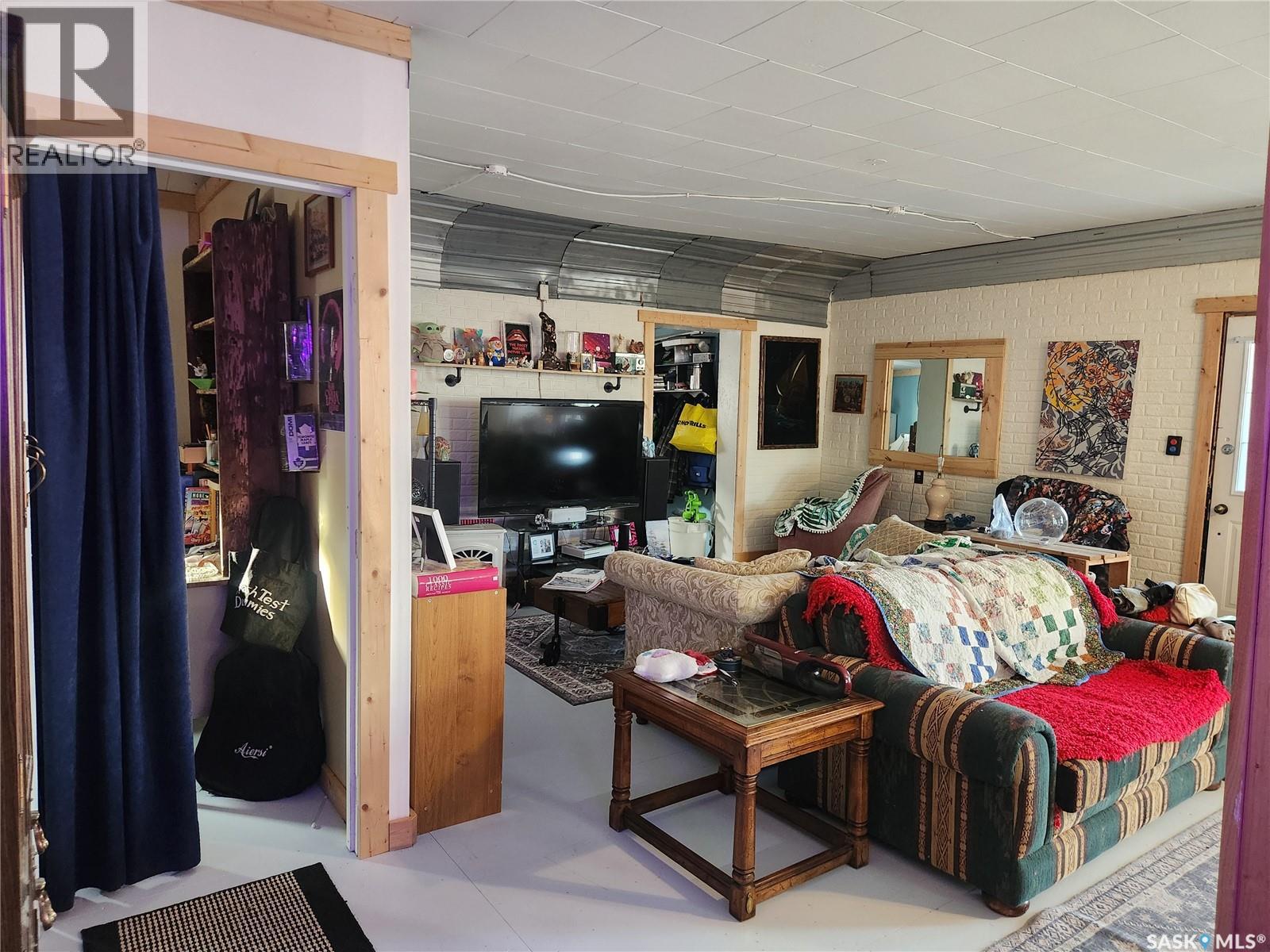 421 4th Street, Chaplin, Saskatchewan  S0H 0V0 - Photo 11 - SK028646