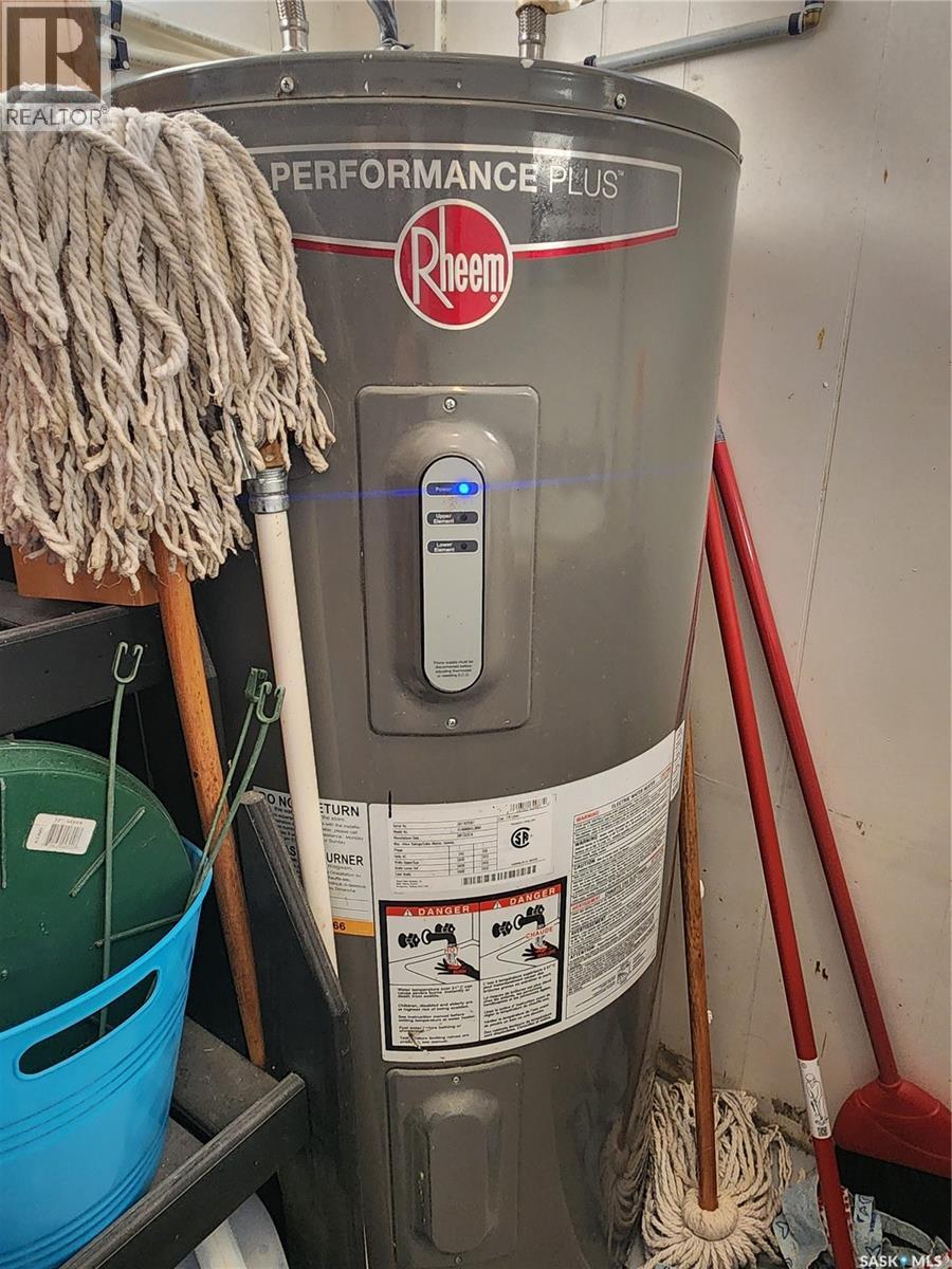 421 4th Street, Chaplin, Saskatchewan  S0H 0V0 - Photo 33 - SK028646