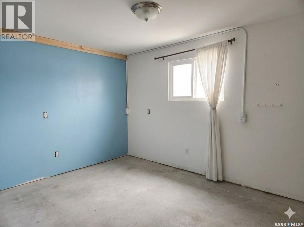 421 4th Street, Chaplin, Saskatchewan  S0H 0V0 - Photo 18 - SK028646