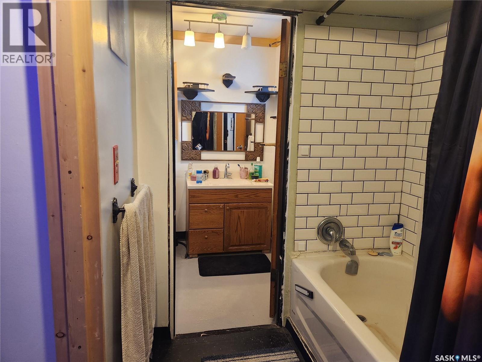 421 4th Street, Chaplin, Saskatchewan  S0H 0V0 - Photo 14 - SK028646