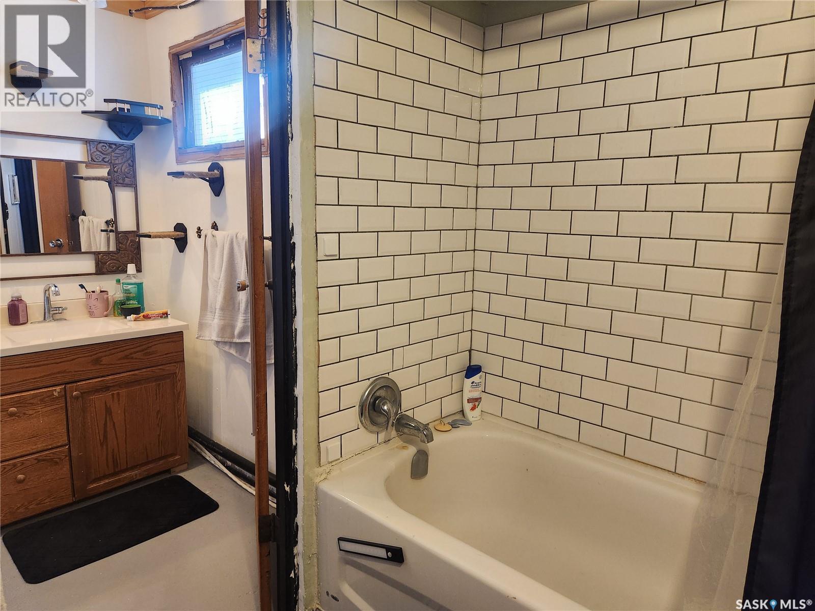 421 4th Street, Chaplin, Saskatchewan  S0H 0V0 - Photo 15 - SK028646