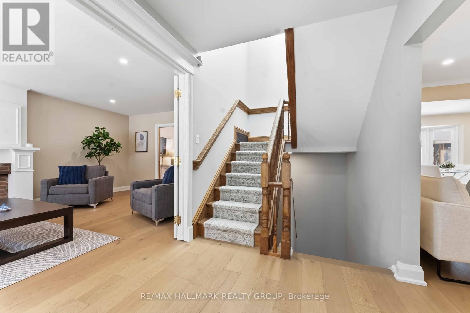 19 Kingsford Crescent, Ottawa, Ontario  K2K 1T5 - Photo 3 - X13038236